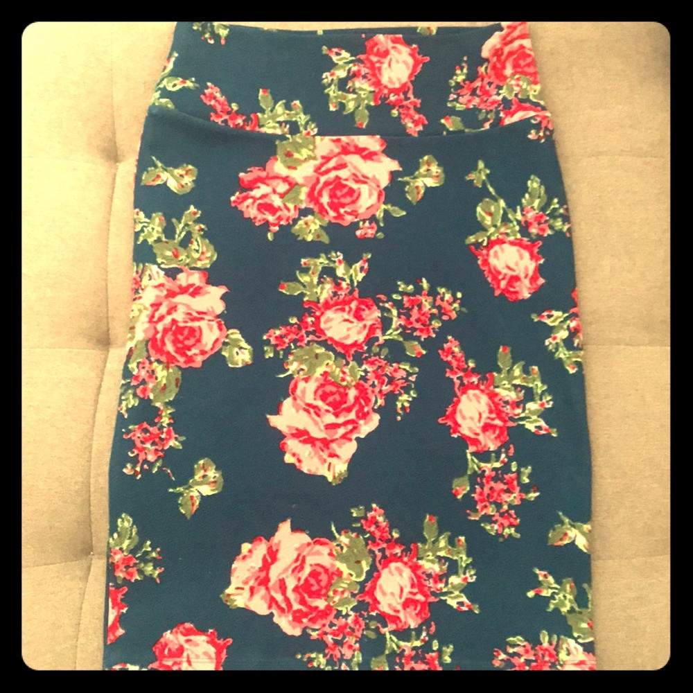 LulaRoe Cassie Skirt Size Small